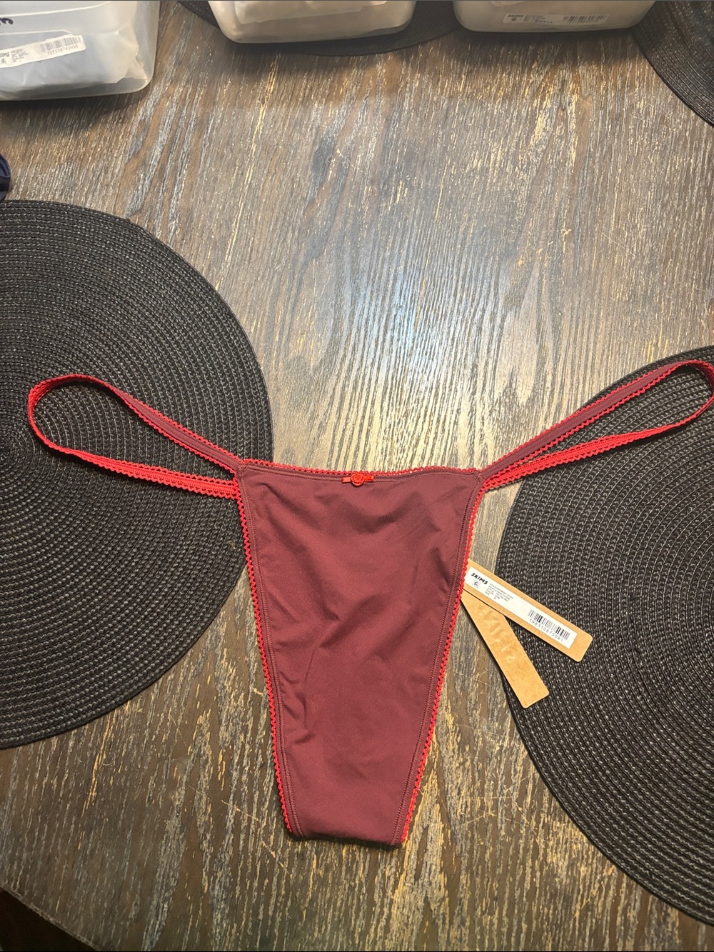 SKIMS 3x wine fits everybody picot Burgundy String Thong